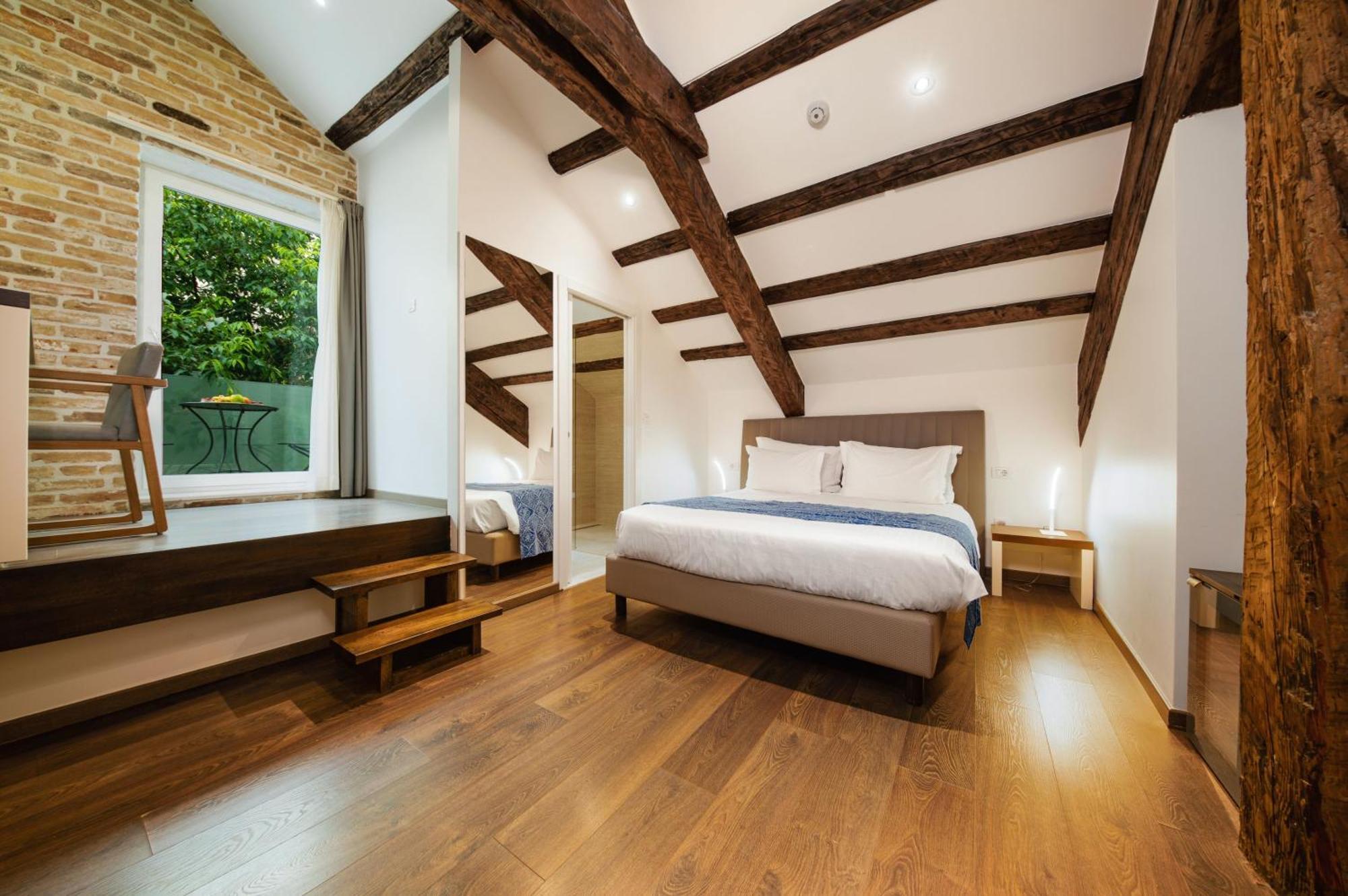 Azur Palace Luxury Gasthof 4*
